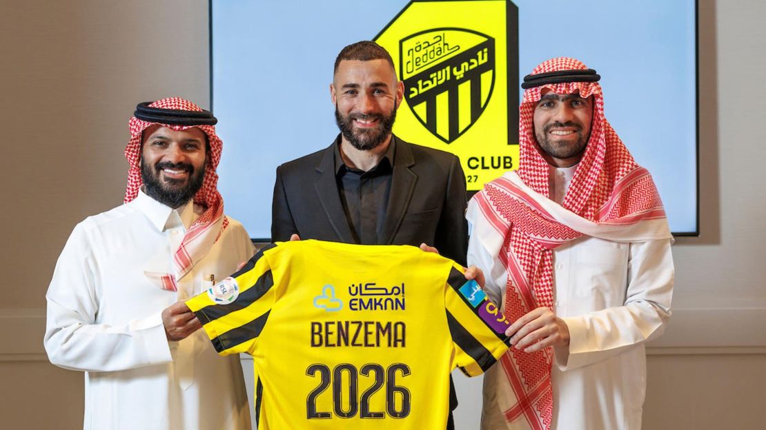 Benzema firmó por tres años con el Al-Ittihad de Arabia Saudita.