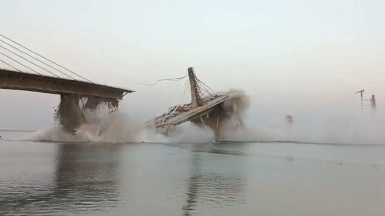 CNNE 1403801 - enorme puente en la india se derrumba por segunda vez