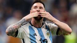 CNNE 1407829 - ¿que oportunidades genera la llegada de messi a china?