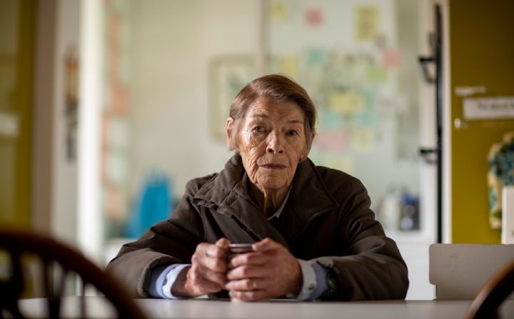 La actriz y expolítica laborista británica Glenda Jackson murió el 15 de junio a los 87 años luego de una breve enfermedad, según confirmó su agente. Jackson ganó dos veces el premio Oscar a mejor actriz y fue ministra de Transporte de 1997 a 1999. Crédito: BBC One