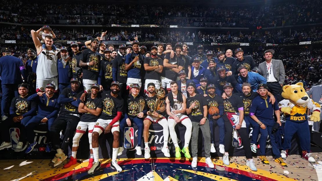 La celebración del campeonato de los Nuggets de Denver comienza este jueves. Crédito: Garrett Ellwood/NBAE/Getty Images