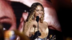 CNNE 1408467 - banco senala a beyonce por la inflacion en suecia