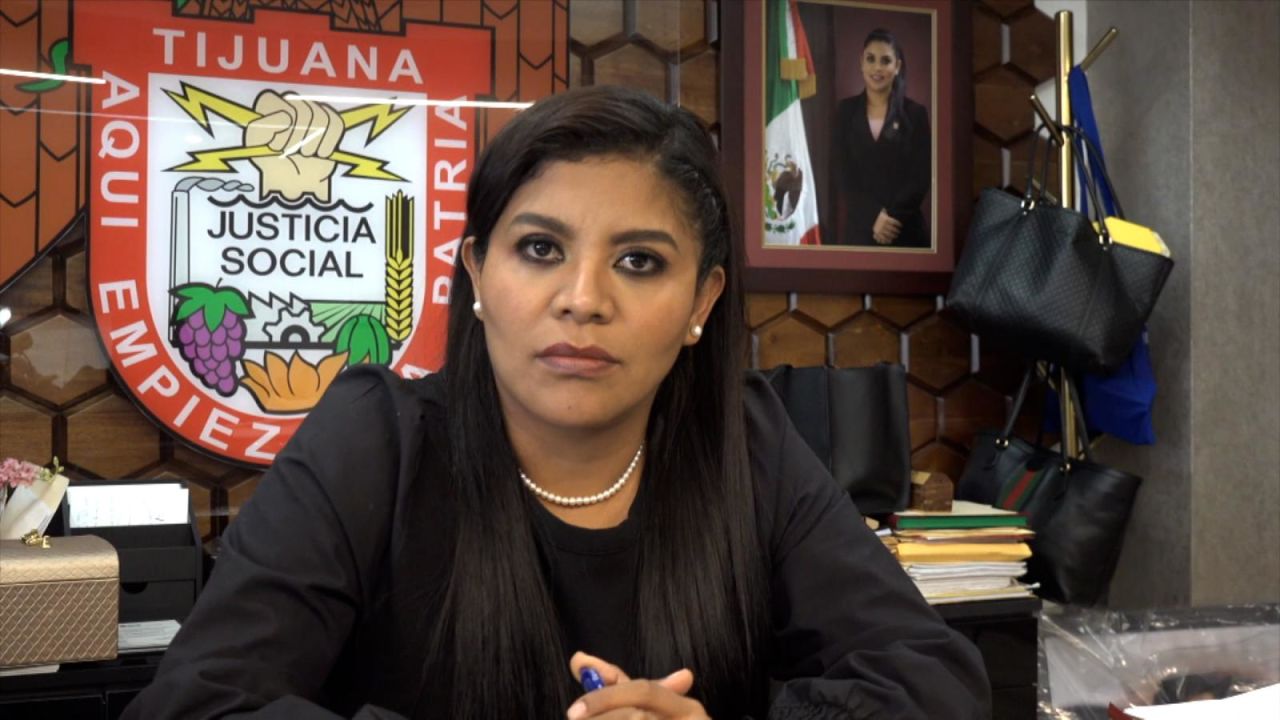 CNNE 1408568 - alcaldesa mexicana duerme en cuartel militar porque su vida corre peligro