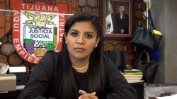 CNNE 1408568 - alcaldesa mexicana duerme en cuartel militar porque su vida corre peligro