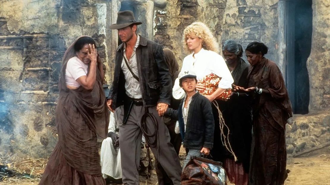 Harrison Ford, Ke Huy Quan y Kate Capshaw en "Indiana Jones and the Temple of Doom". Crédito: Paramount Pictures/Lucasfilm