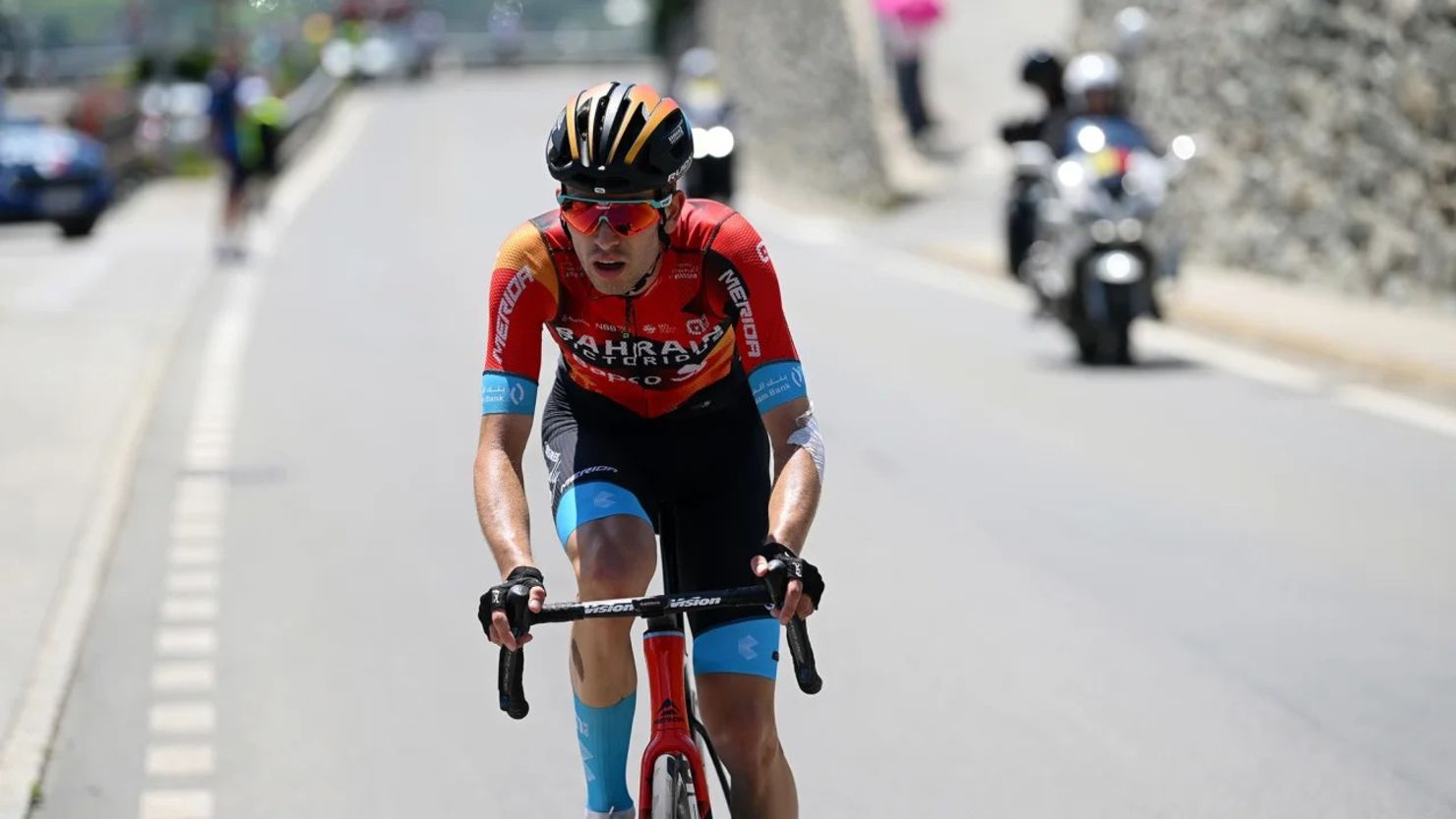 En la foto, Mäder compitiendo en la cuarta etapa del Tour de Suiza esta semana. Crédito: Dario Belingheri/Velo/Getty Images