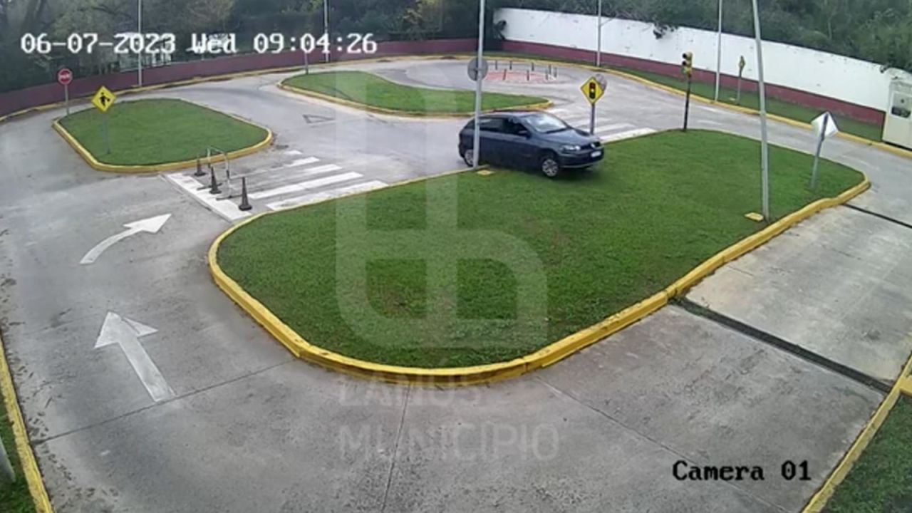 CNNE 1409503 - conductora volco el auto durante un examen de conducir