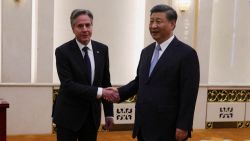 CNNE 1409720 - xi jinping recibe al secretario de estado de ee-uu