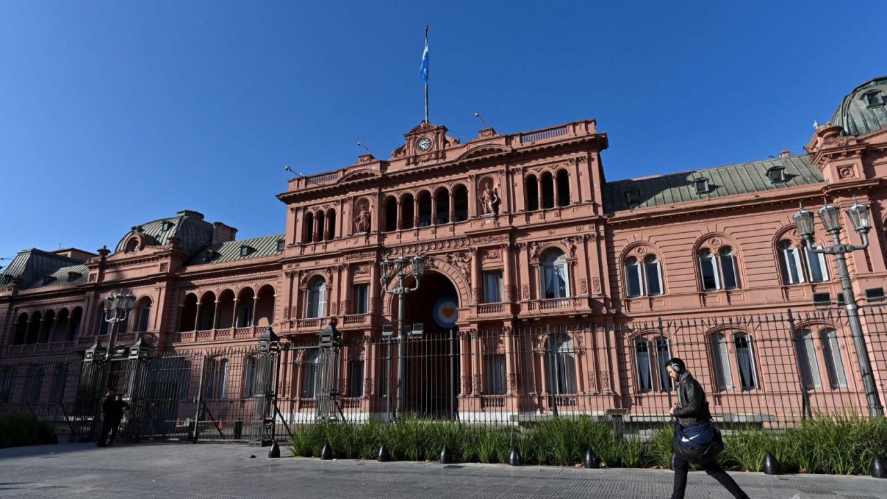 CNNE 1410968 - menos visitas, mas comida y sobreprecios en la casa rosada en argentina