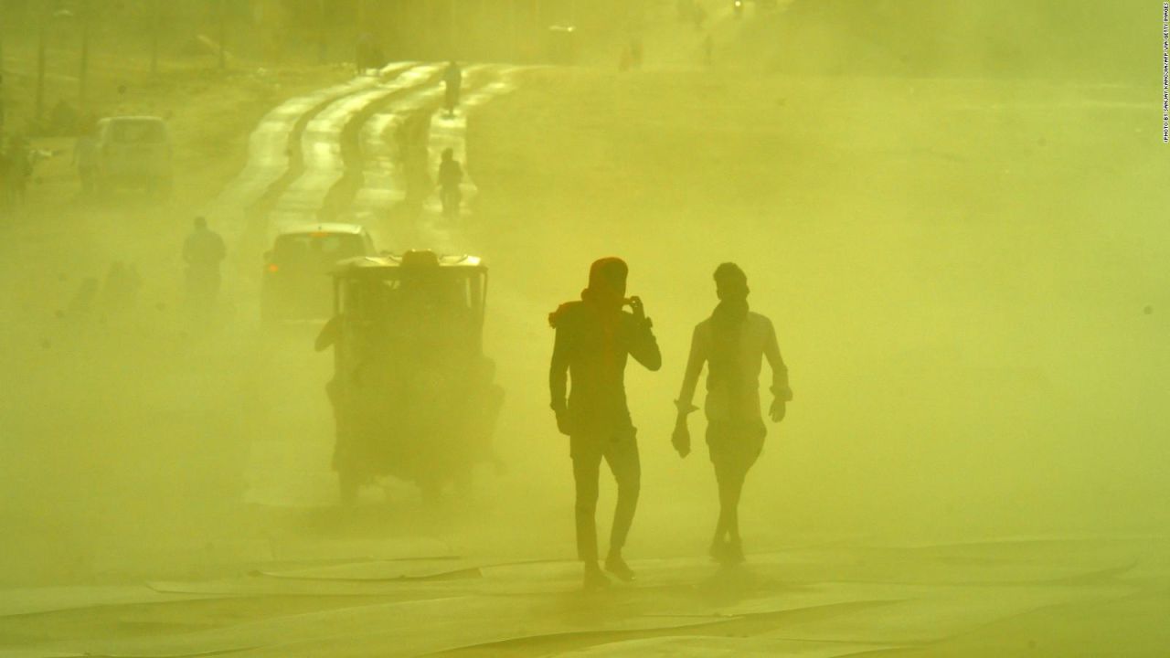 CNNE 1412070 - ola de calor en la india causa decenas de muertes