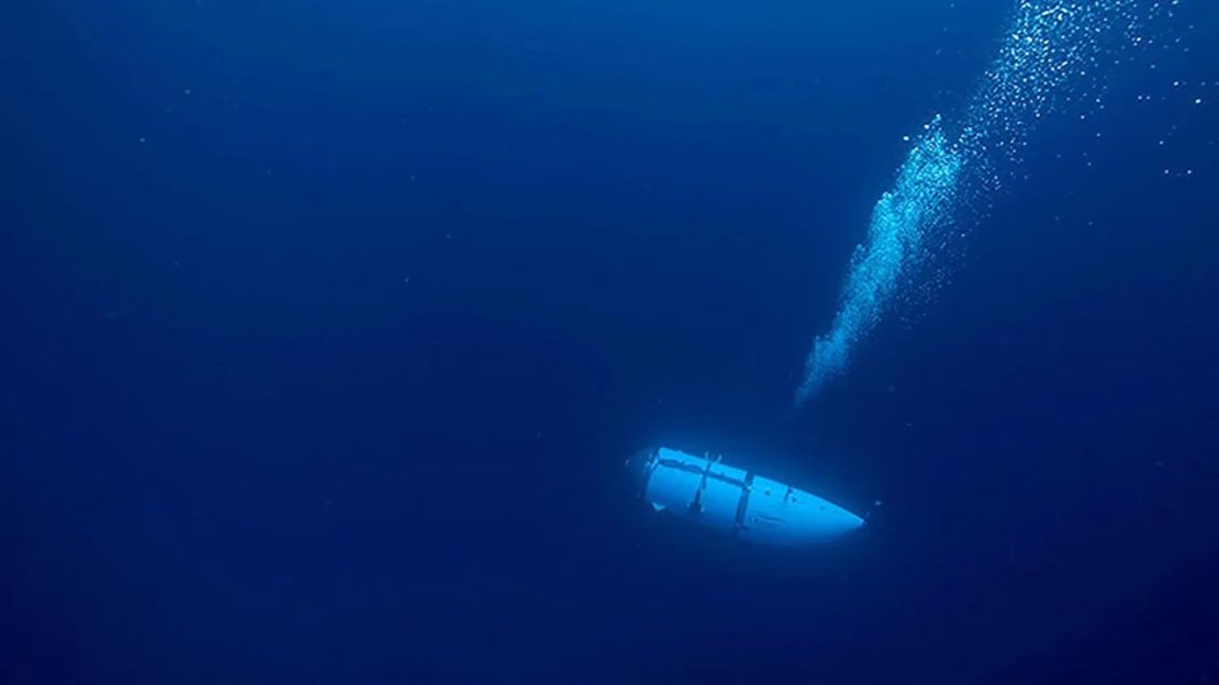 Una foto sin fecha muestra el Titán durante un descenso. Crédito: OceanGate/AFP/Getty Images/Archivo