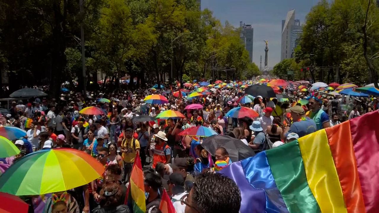 CNNE 1412623 - mira como se vivio la marcha del orgullo en mexico