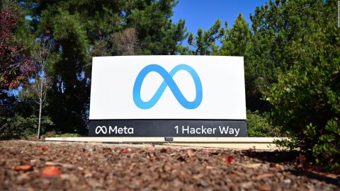 CNNE 1413589 - meta anuncia renovado monitoreo para menores