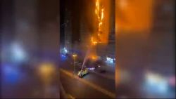 CNNE 1413741 - un incendio envolvio un rascacielos en emiratos arabes unidos