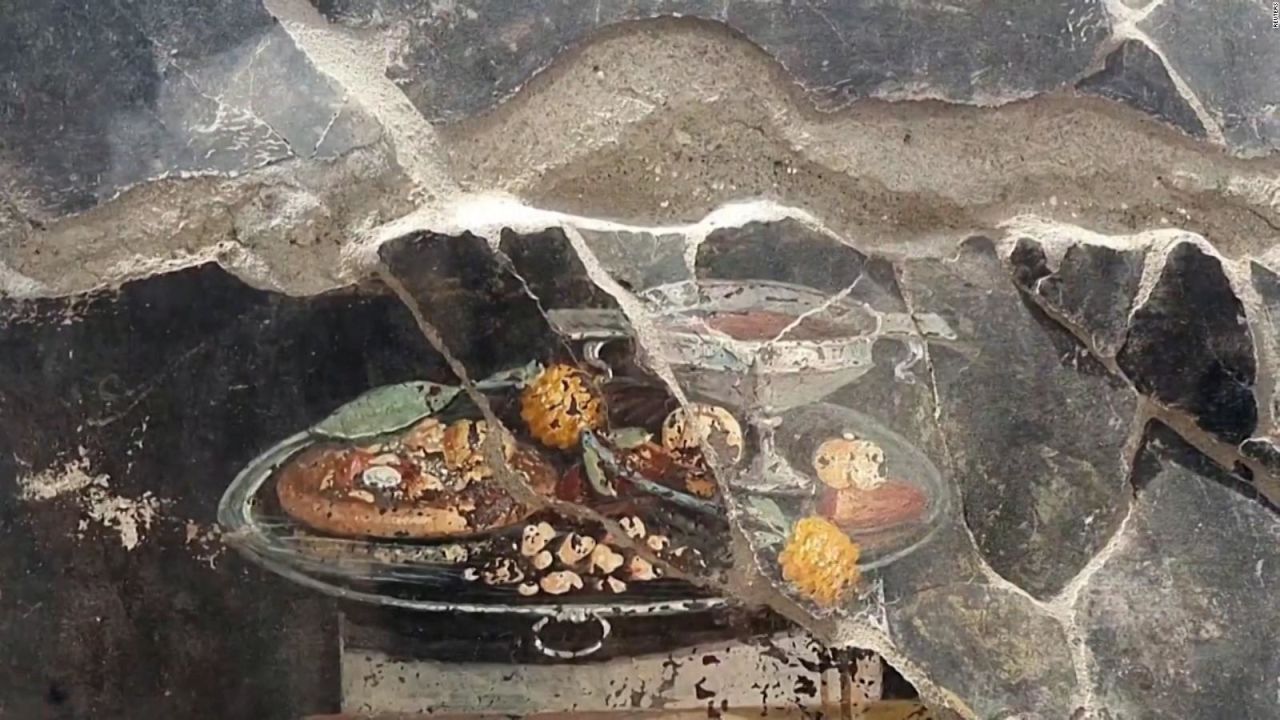 CNNE 1413848 - descubren una especie de "pizza" en un mural de las ruinas de pompeya