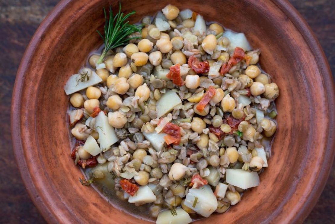 La familia Melis de Cerdeña comió esta sopa minestrone todos los días de su larguísima vida.