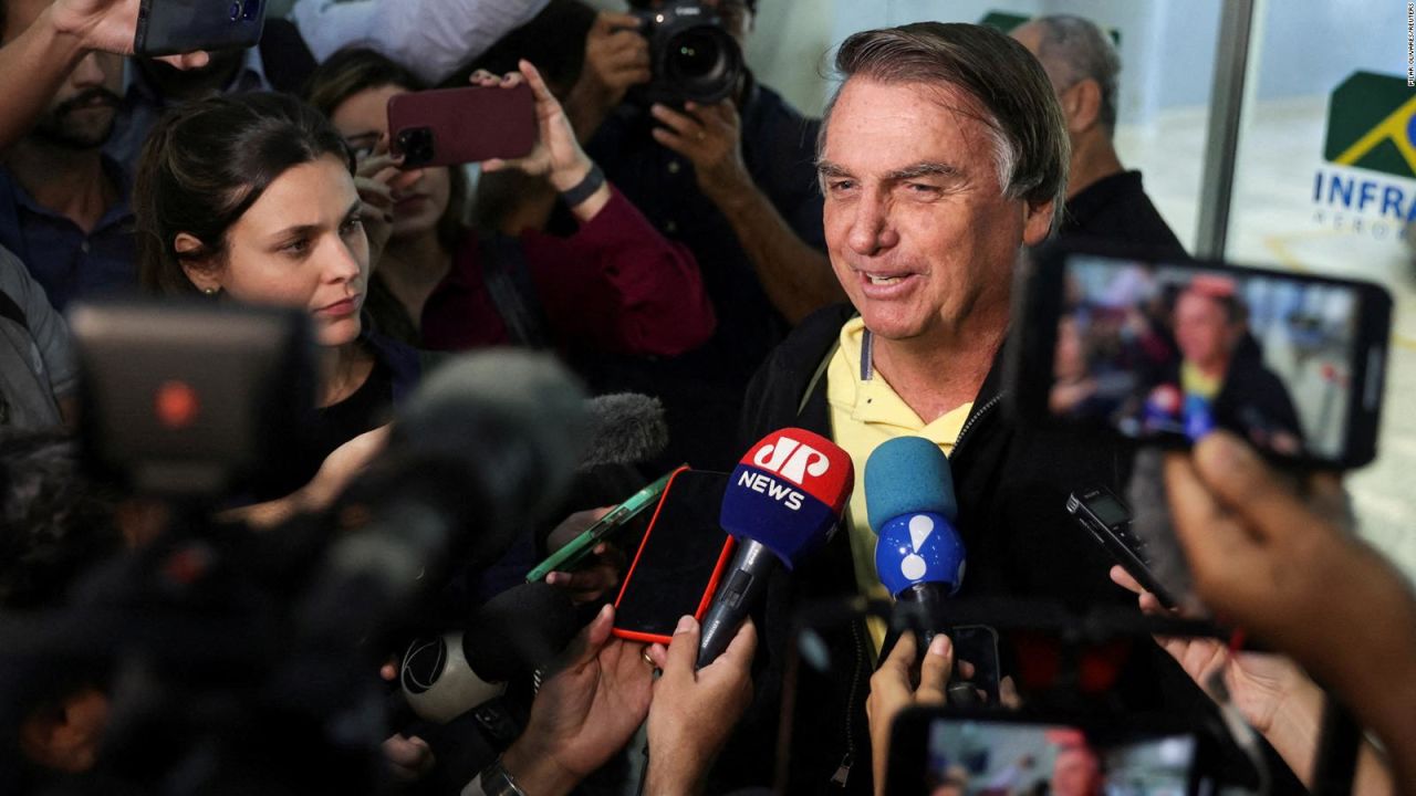 CNNE 1415710 - me dieron una punalada en la espalda, aseguro jair bolsonaro