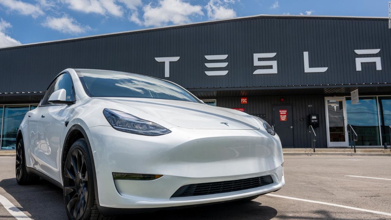 CNNE 1416432 - tesla supera las expectativas del segundo trimestre