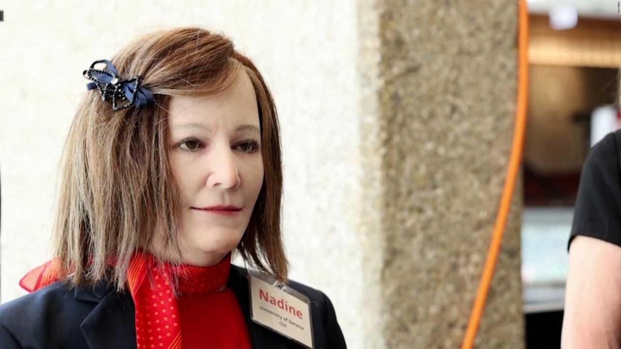 CNNE 1418706 - nadine, el robot que cuida a los adultos mayores