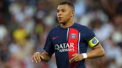 CNNE 1419258 - asi pasa mbappe sus vacaciones en camerun