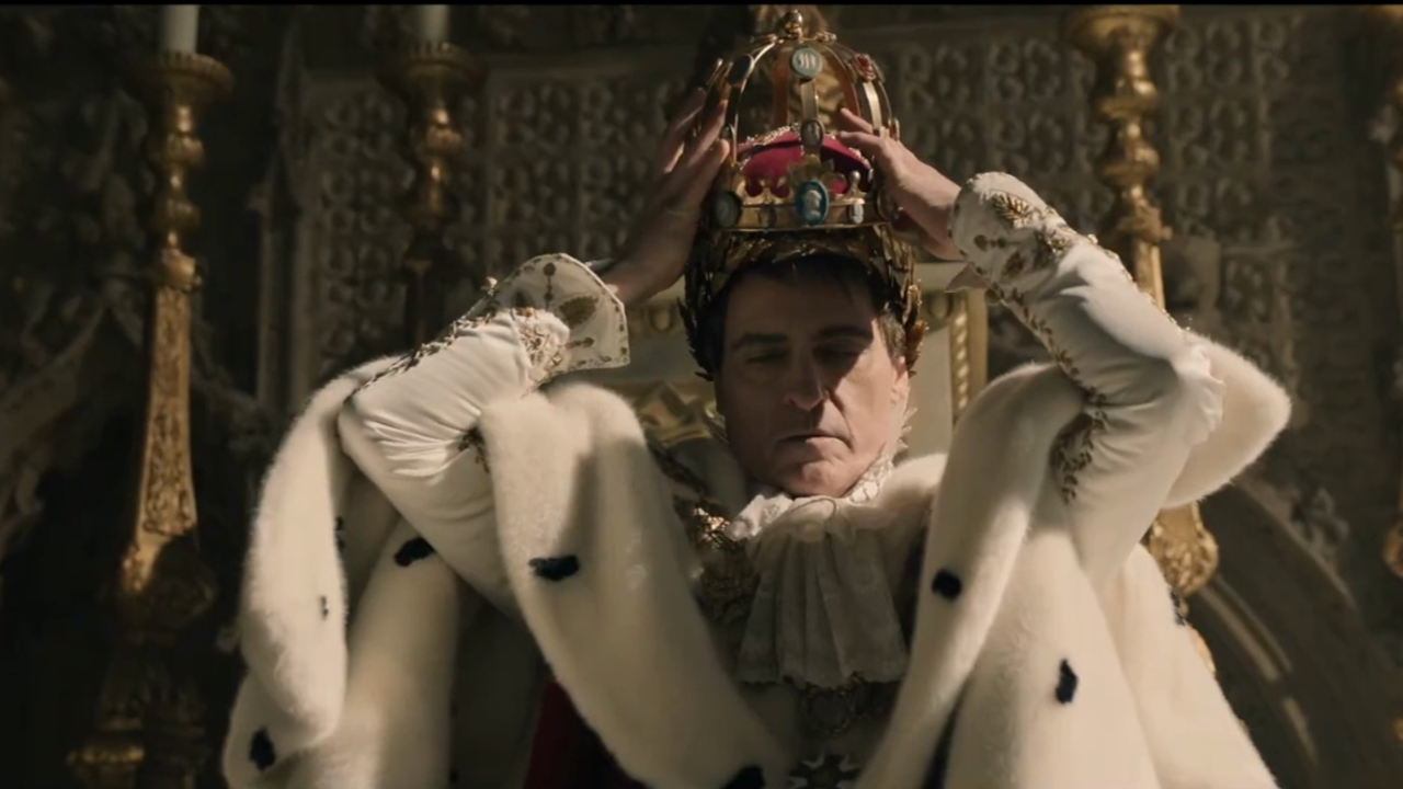 CNNE 1419755 - mira a joaquin phoenix en trailer de "napoleon", lo nuevo de ridley scott