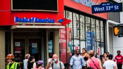 CNNE 1420329 - acusan a bank of america de abrir cuentas falsas y cobrar tarifas ilegales