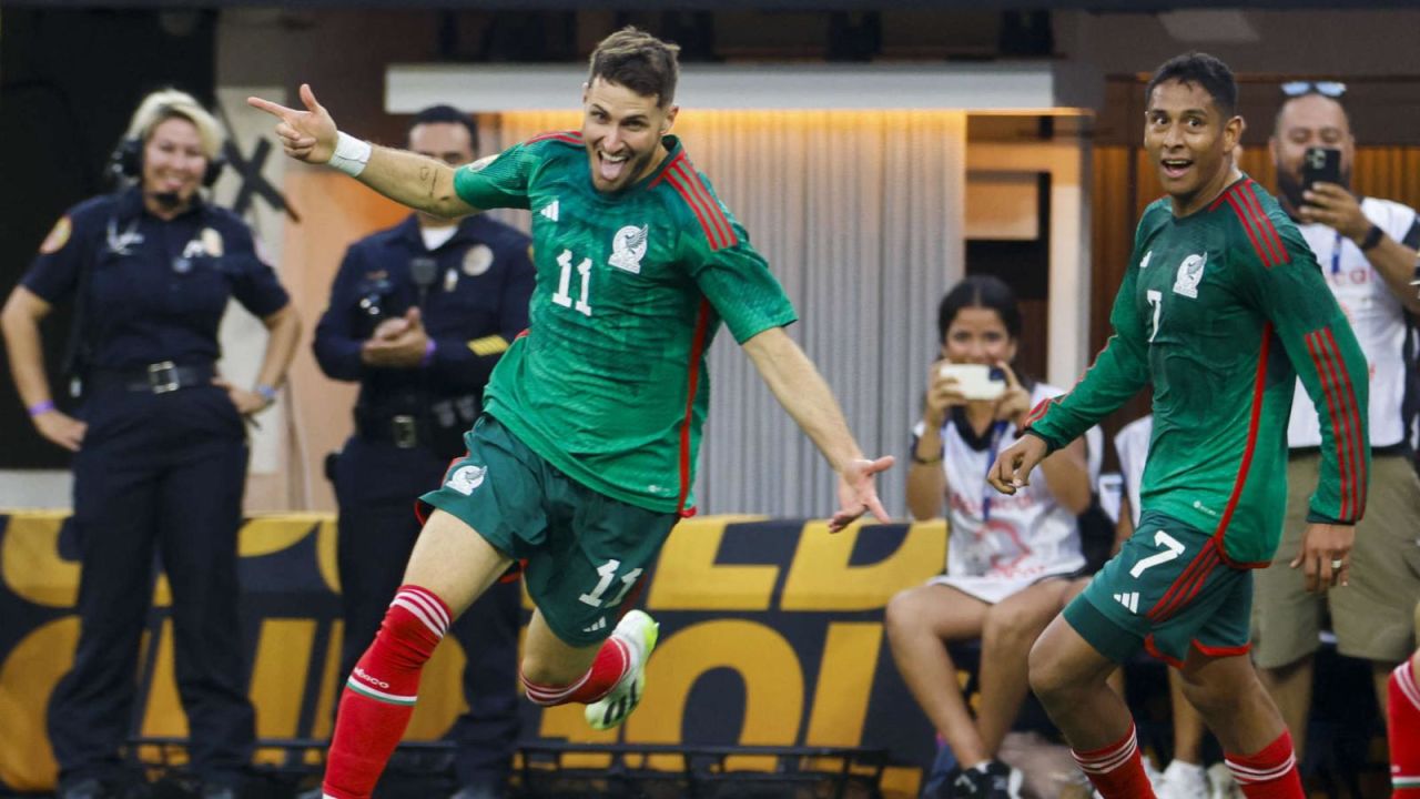 CNNE 1422909 - la copa oro de santiago gimenez y jaime lozano