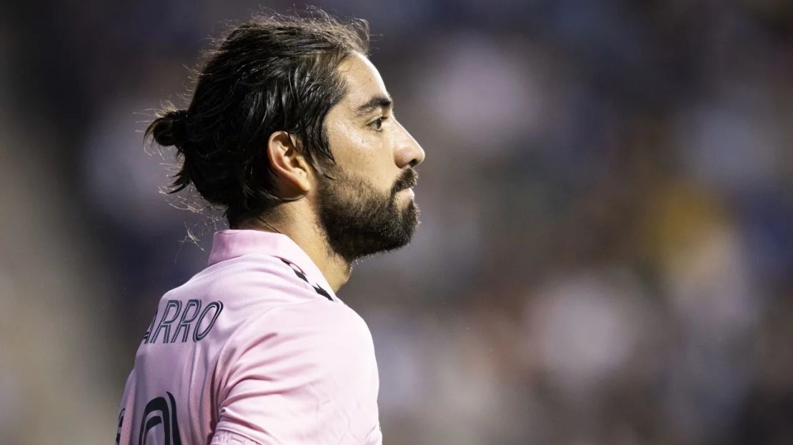 Pizarro aparece en la foto jugando para el Inter en el partido de la MLS contra el Philadelphia Union.