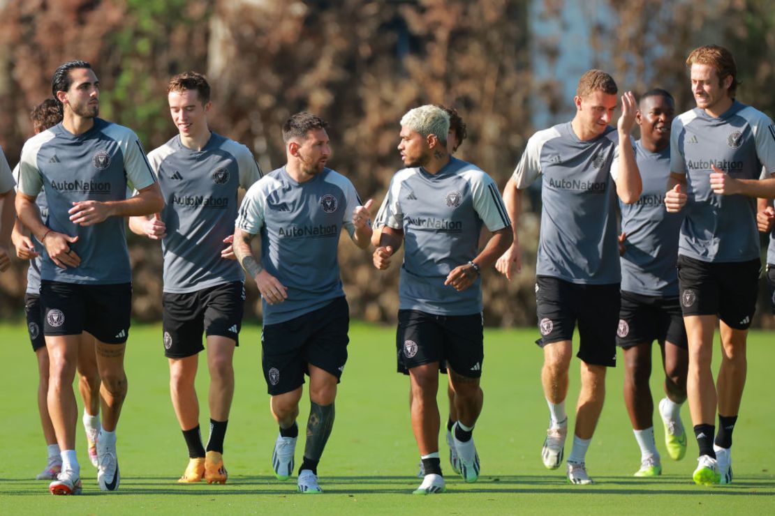 Lionel Messi del Inter Miami CF entrena durante una sesión de entrenamiento del Inter Miami CF en el Florida Blue Training Center el 18 de julio de 2023 en Fort Lauderdale, Florida.