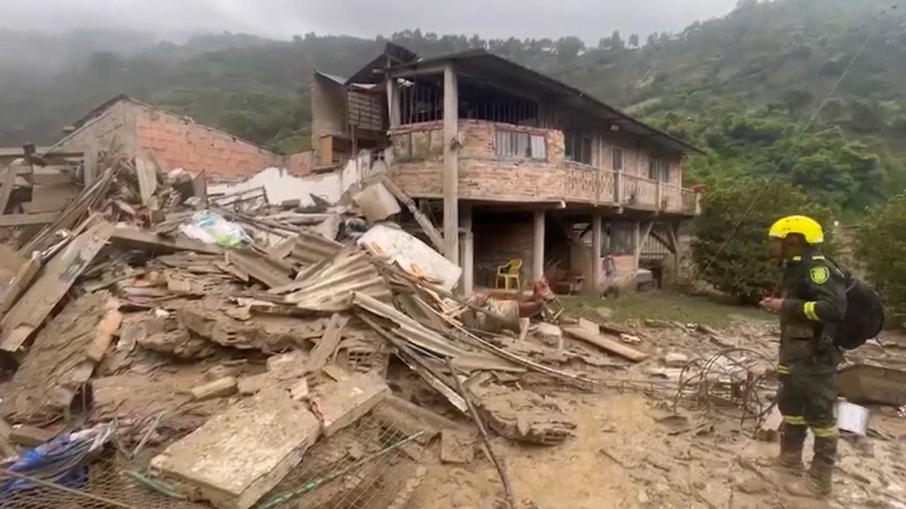 CNNE 1423976 - mas de una decena de muertos en la avalancha de quetame