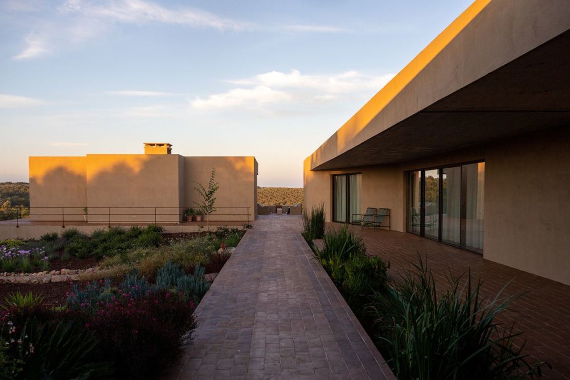 La casa tiene un sistema solar para calentar el agua y también está equipada con es fotovoltaicos. Crédito: Duarte Bivar