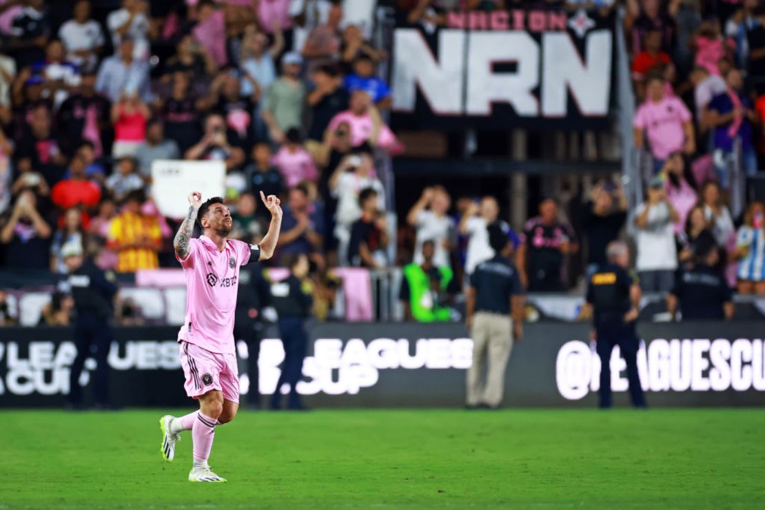 La tradicional celebración de Messi mirando al cielo. Crédito: Hector Vivas/Getty Images