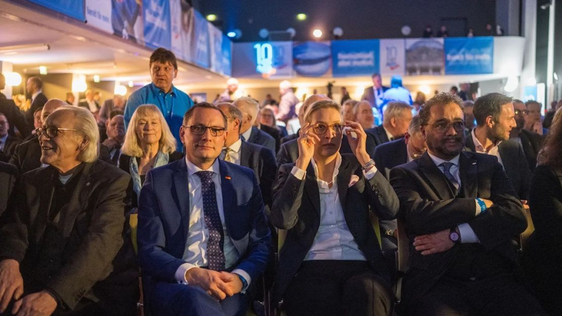 Los colíderes de AfD Tino Chrupalla y Alice Weidel en la celebración del décimo aniversario del partido el 6 de febrero de 2023. Crédito Thomas Lohnes/Getty Images Europe/Getty Images