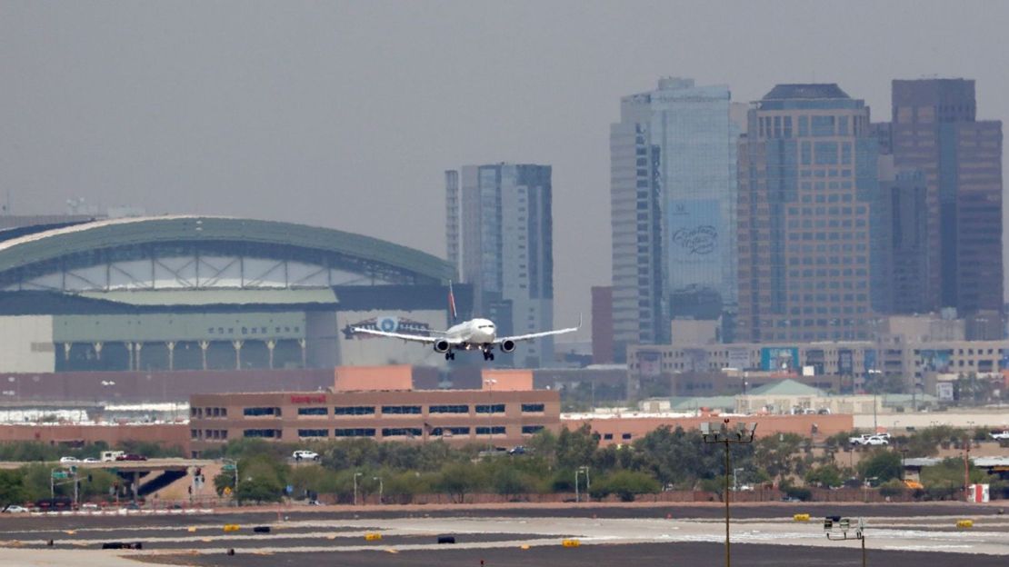 El aeropuerto internacional Sky Harbor de Phoenix en junio de 2017.