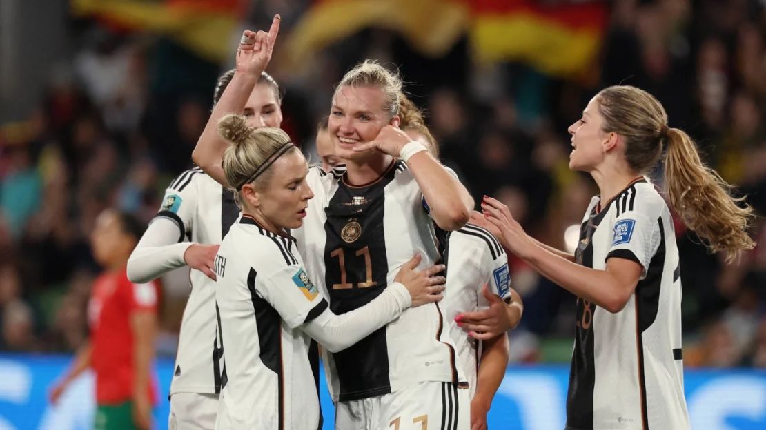 La alemana Alexandra Popp celebra un gol contra Marruecos.