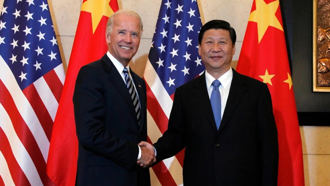 El vicepresidente estadounidense Joe Biden con el vicepresidente chino Xi Jinping antes de las conversaciones en un hotel en Beijing el 19 de agosto de 2011.