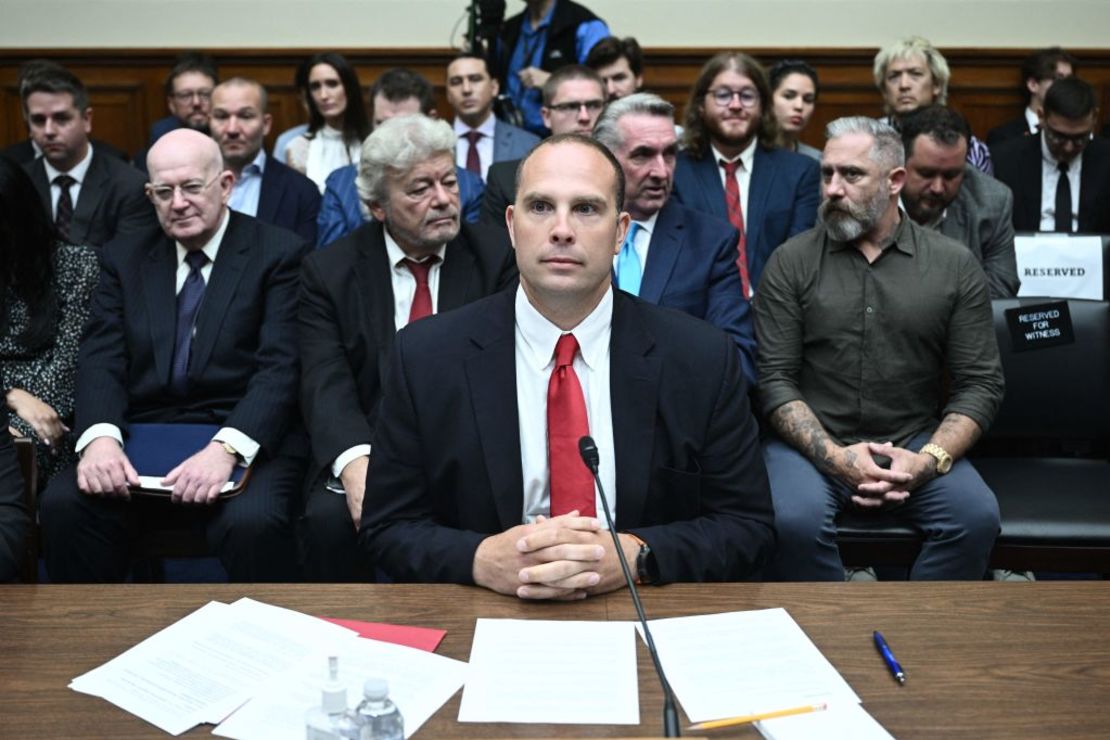 David Grusch, exoficial de inteligencia de las Fuerzas Aéreas