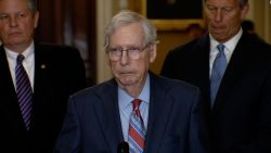 CNNE 1427342 - ¿por que mitch mcconnell se quedo sin hablar?