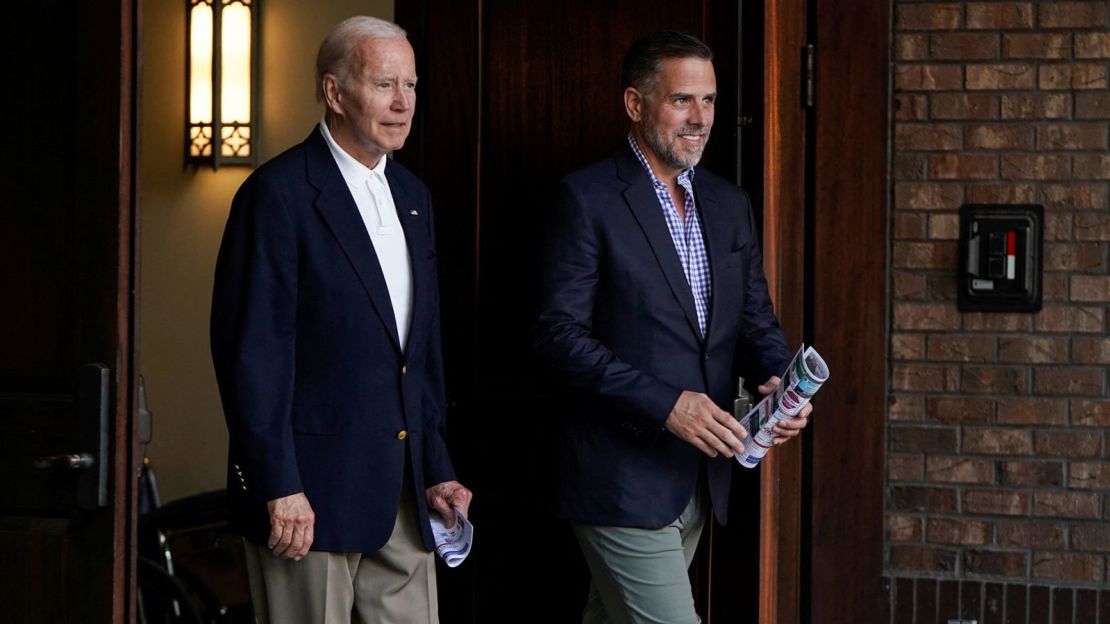 El presidente Joe Biden junto a su hijo Hunter Biden.