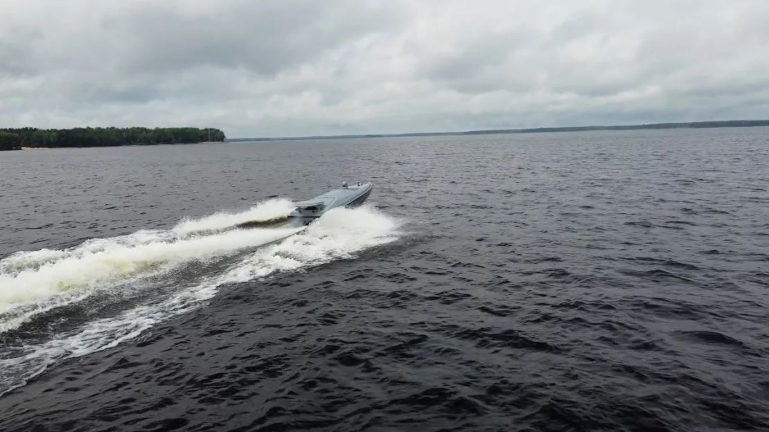 Estos drones marinos apuntan a los rusos en el Mar Negro. Han golpeado el buque Almirante Makarov y el puente de Kerch.