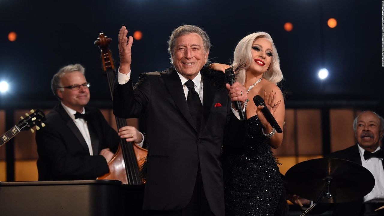 CNNE 1429191 - emotiva despedida de lady gaga a tony bennett