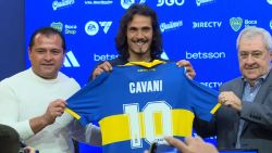 CNNE 1429281 - cavani ya se puso la camiseta de boca