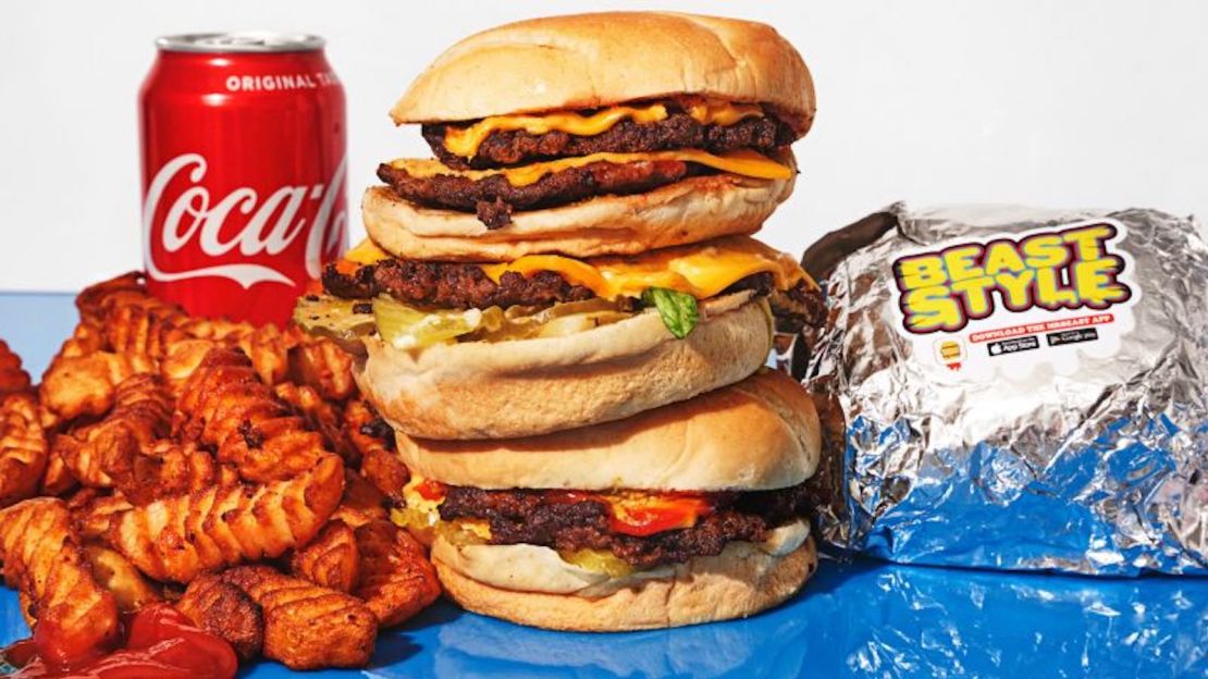 La hamburguesa MrBeast, de la cadena virtual de entrega de alimentos impulsada por la celebridad de YouTube Jimmy Donaldson, en Nueva York, el 24 de febrero de 2021.