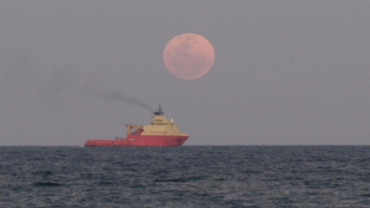 CNNE 1430444 - las mejores imagenes de la luna de esturion