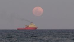 CNNE 1430444 - las mejores imagenes de la luna de esturion