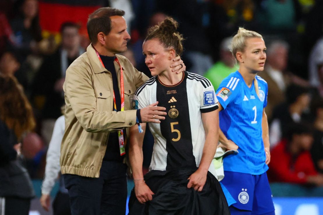 La defensa de Alemania #05 Marina Hegering reacciona después de un empate durante el partido de fútbol del Grupo H de la Copa Mundial Femenina de Australia y Nueva Zelanda 2023 entre Corea del Sur y Alemania en el estadio de Brisbane en Brisbane el 3 de agosto de 2023.