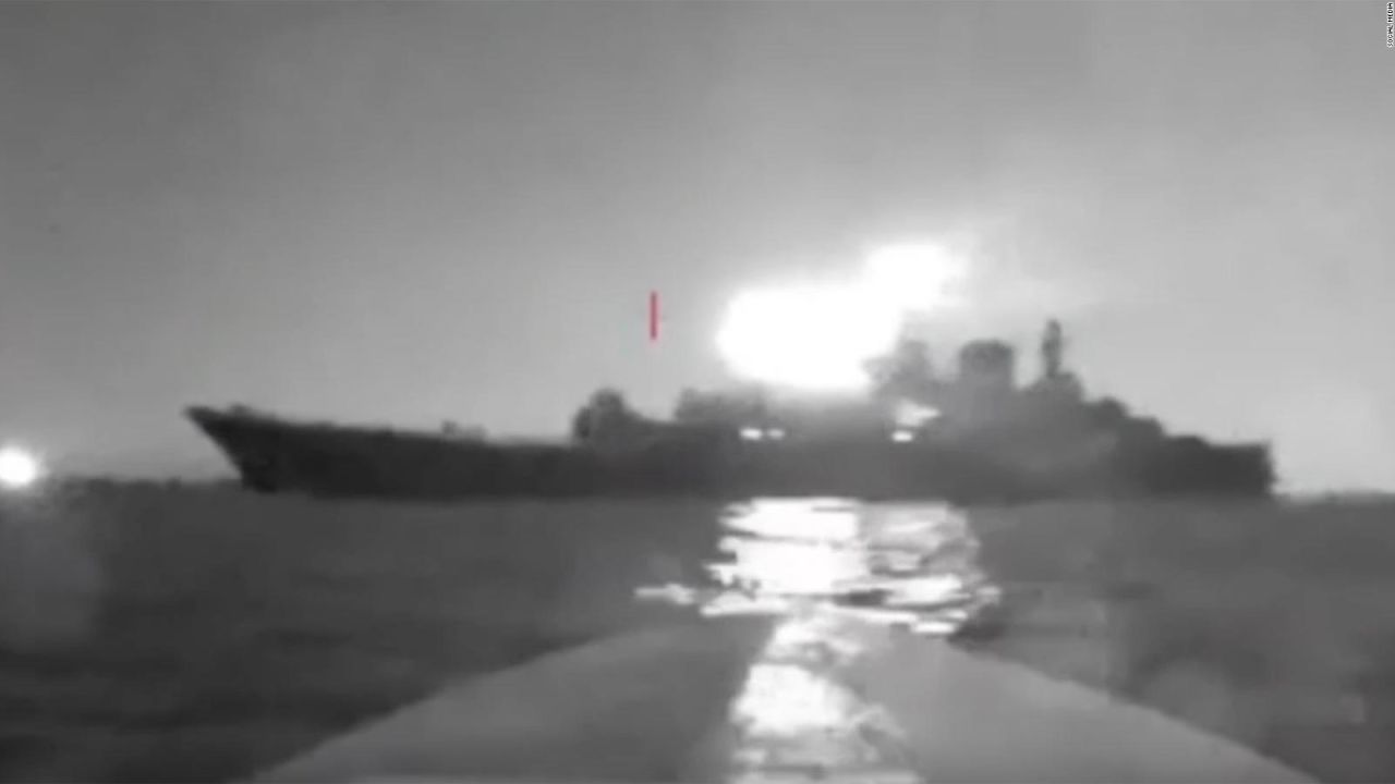 CNNE 1431391 - mira como quedo un buque ruso atacado por ucrania