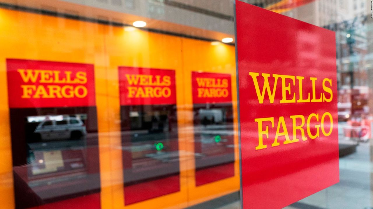 CNNE 1431482 - clientes de wells fargo afectados por problema tecnico