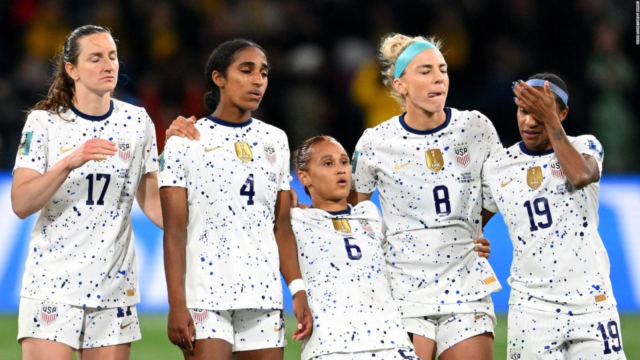 CNNE 1432080 - "asi es el juego--- asi es la vida", megan rapinoe comenta sobre la eliminacion de ee-uu- de la copa del mundo