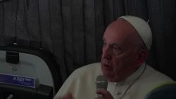 CNNE 1432317 - la iglesia esta abierta a personas lgbt, y que hay reglas, segun el papa